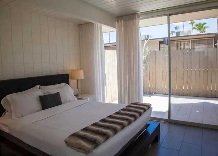Cabin: Ocotillo Lodge